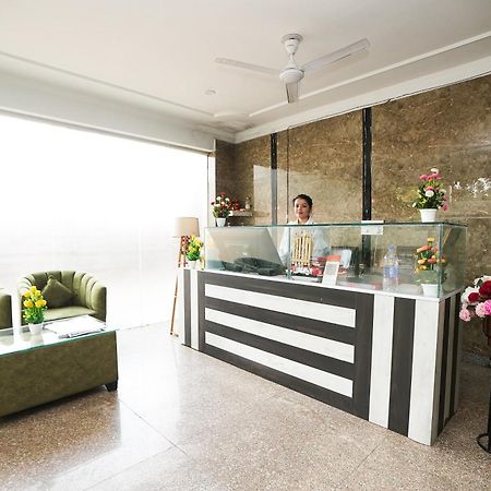 Tanvi Premium Residency Near Artemis Hospital, Gurugram Hotel Gurgaon Ngoại thất bức ảnh