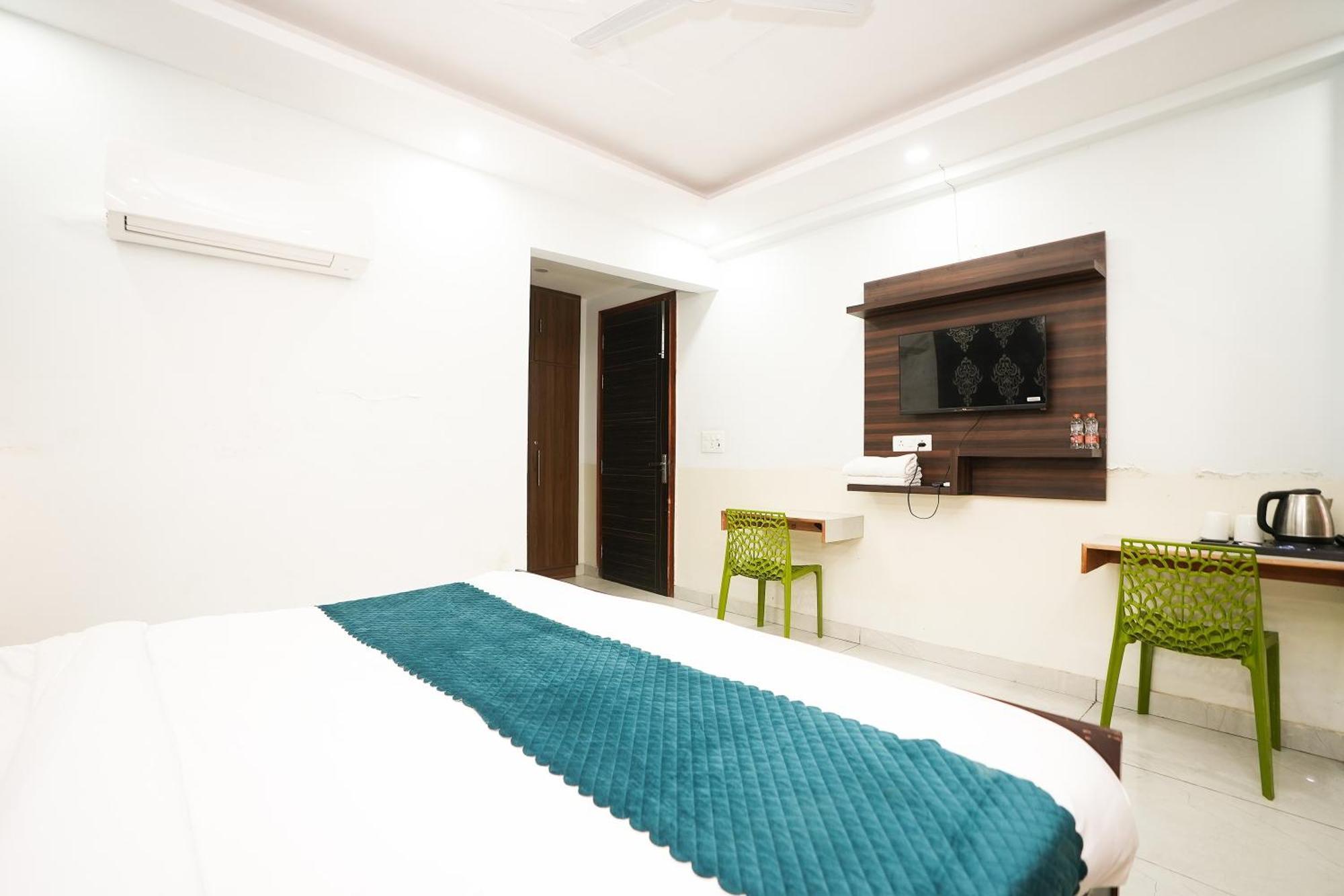 Tanvi Premium Residency Near Artemis Hospital, Gurugram Hotel Gurgaon Ngoại thất bức ảnh