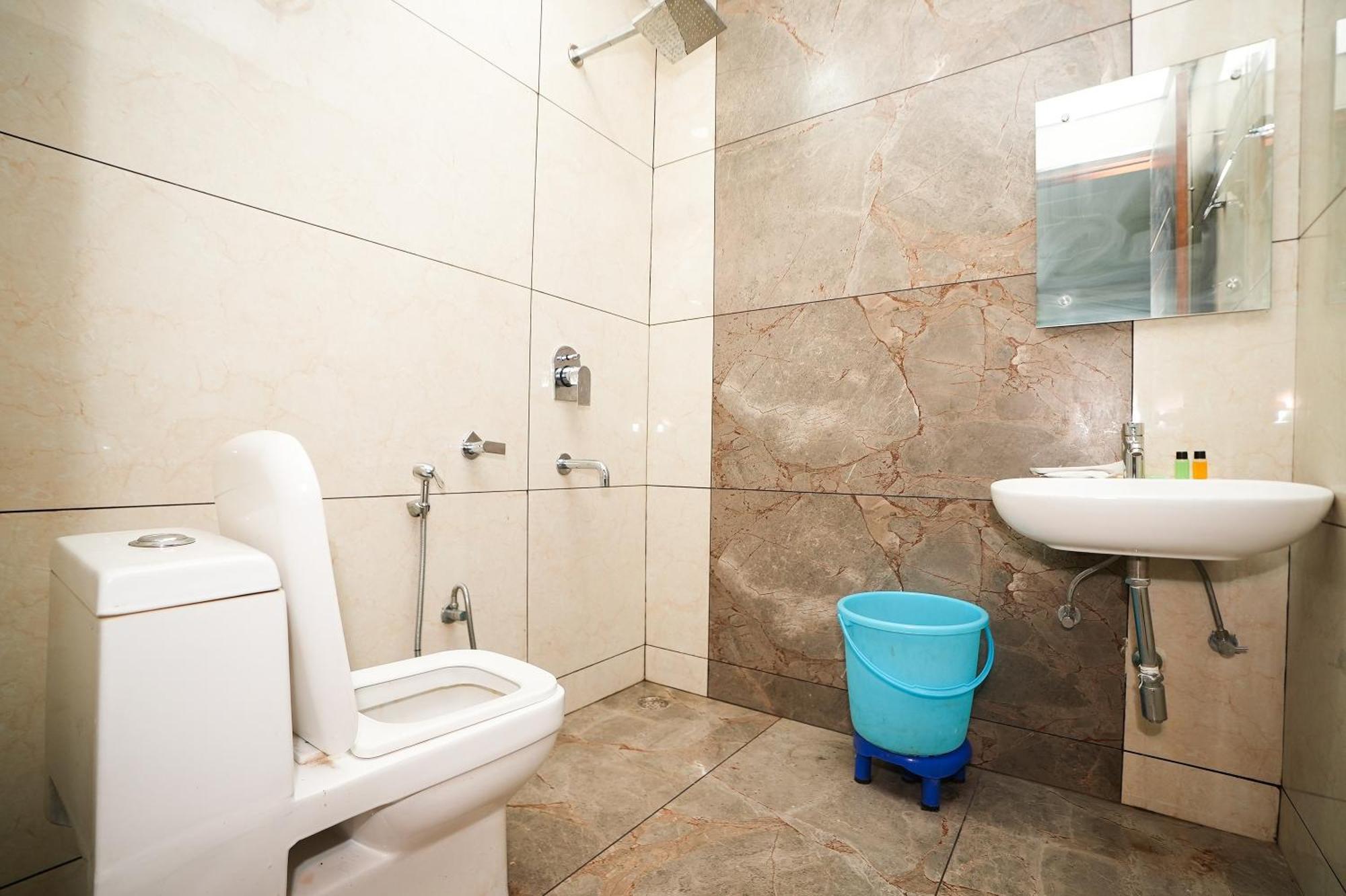 Tanvi Premium Residency Near Artemis Hospital, Gurugram Hotel Gurgaon Ngoại thất bức ảnh