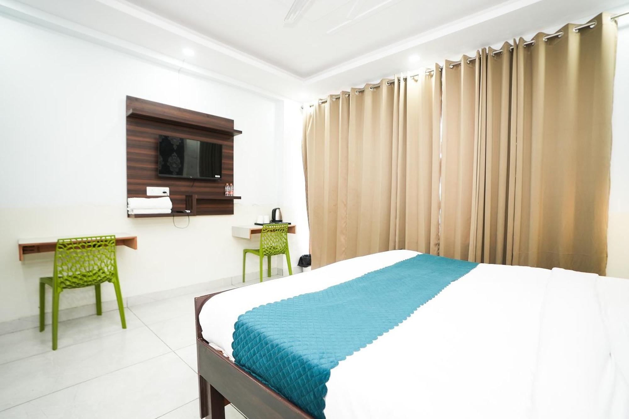 Tanvi Premium Residency Near Artemis Hospital, Gurugram Hotel Gurgaon Ngoại thất bức ảnh
