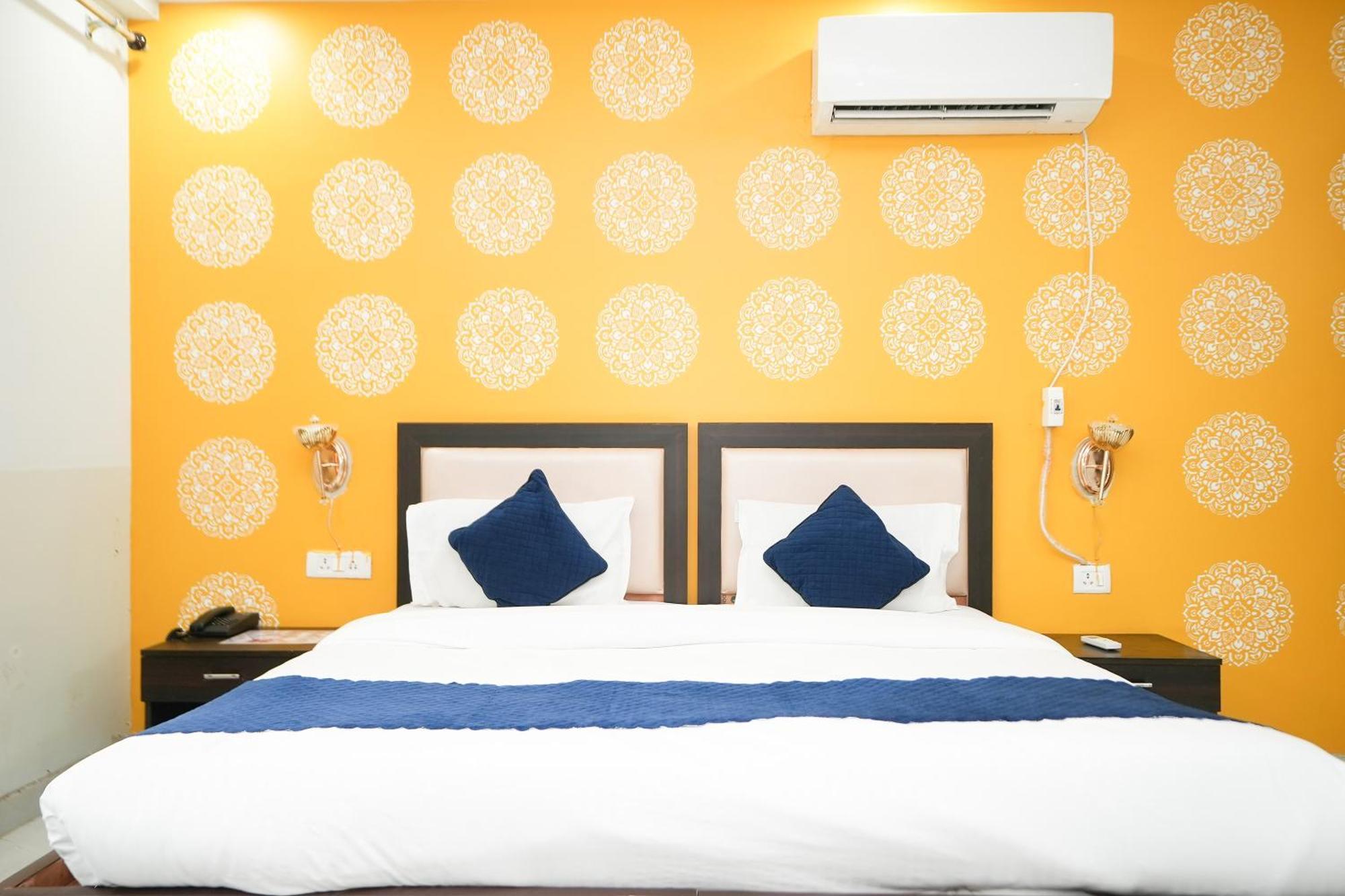 Tanvi Premium Residency Near Artemis Hospital, Gurugram Hotel Gurgaon Ngoại thất bức ảnh
