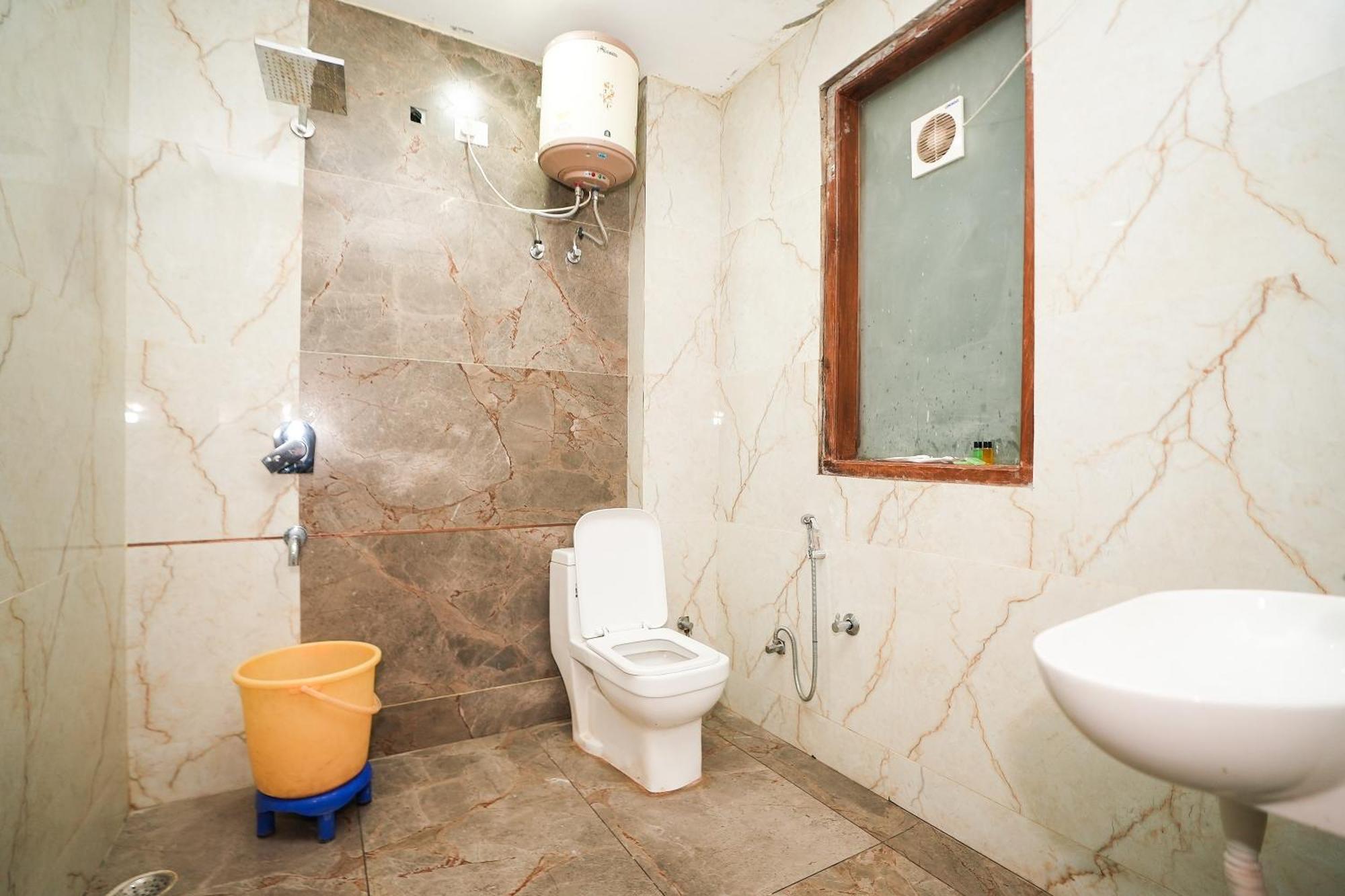 Tanvi Premium Residency Near Artemis Hospital, Gurugram Hotel Gurgaon Ngoại thất bức ảnh