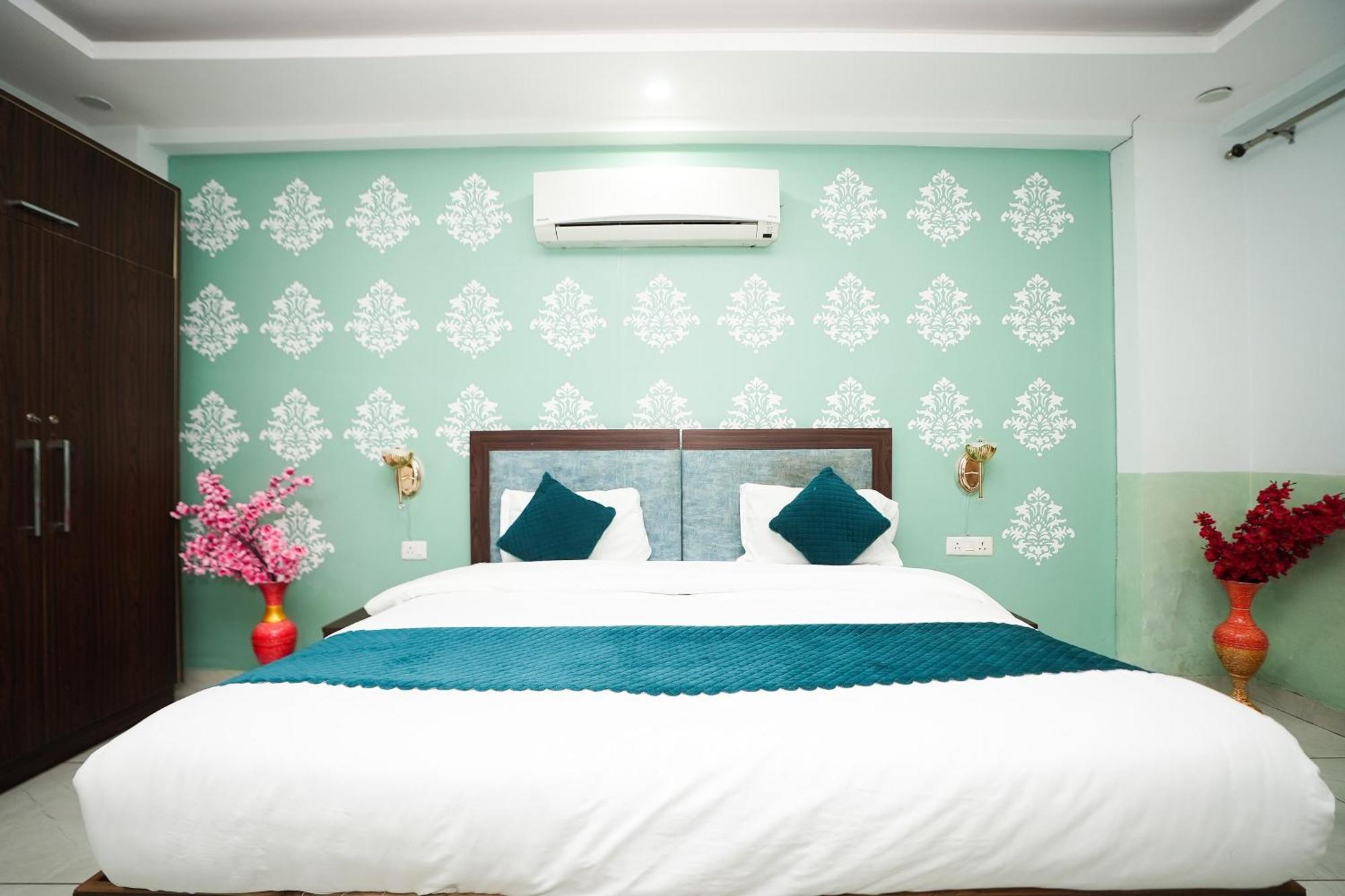 Tanvi Premium Residency Near Artemis Hospital, Gurugram Hotel Gurgaon Ngoại thất bức ảnh