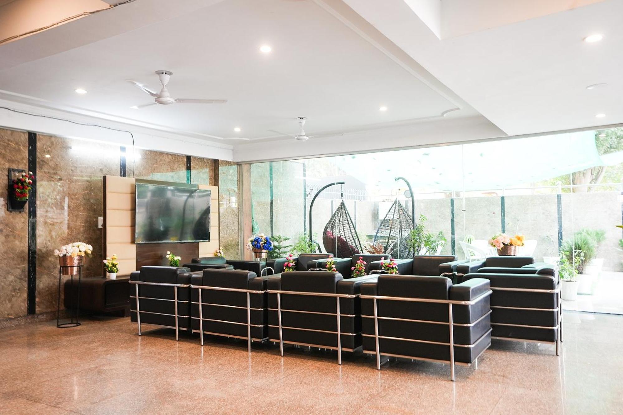 Tanvi Premium Residency Near Artemis Hospital, Gurugram Hotel Gurgaon Ngoại thất bức ảnh