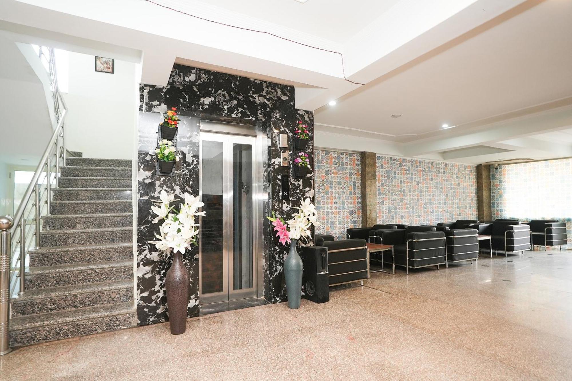 Tanvi Premium Residency Near Artemis Hospital, Gurugram Hotel Gurgaon Ngoại thất bức ảnh