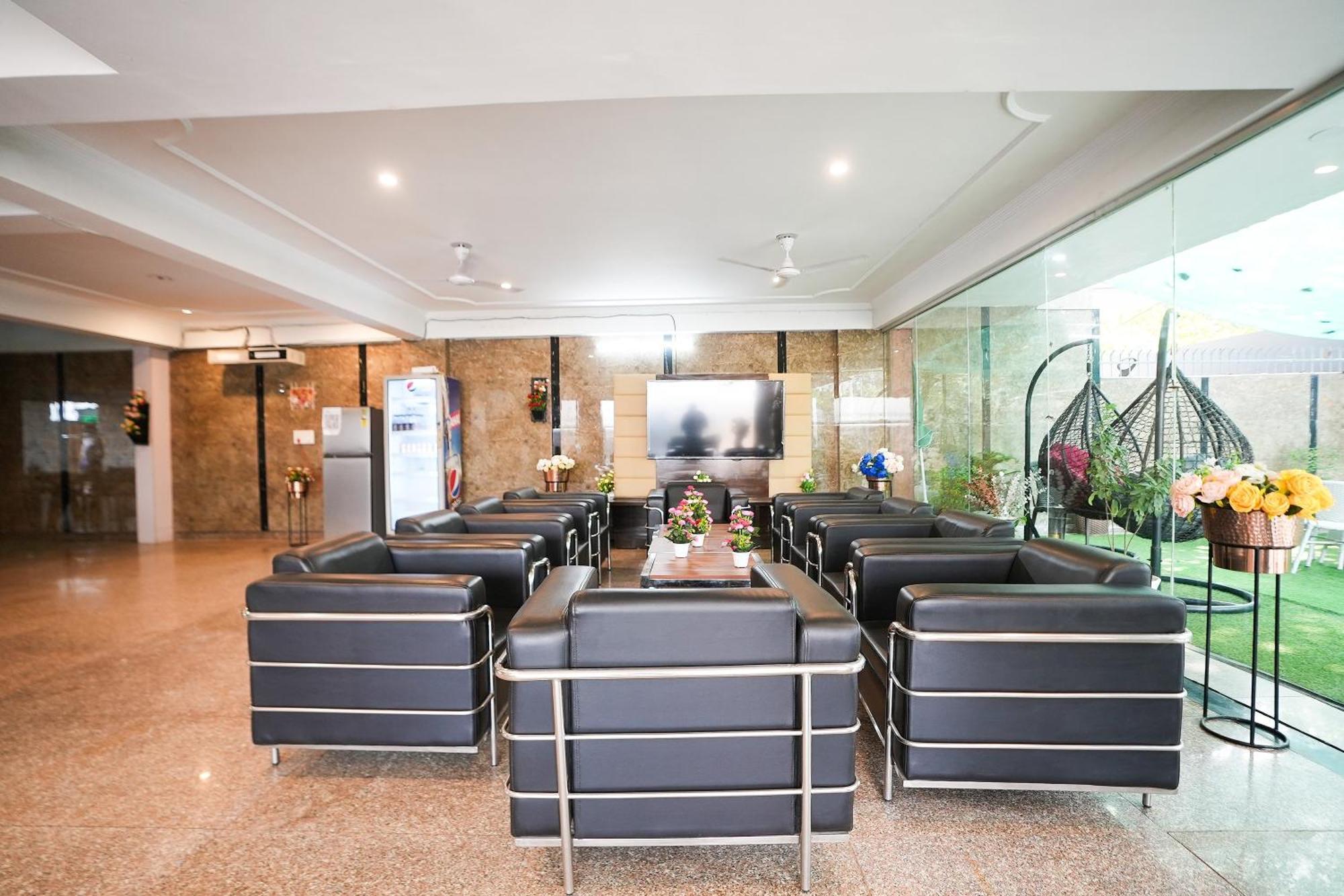 Tanvi Premium Residency Near Artemis Hospital, Gurugram Hotel Gurgaon Ngoại thất bức ảnh