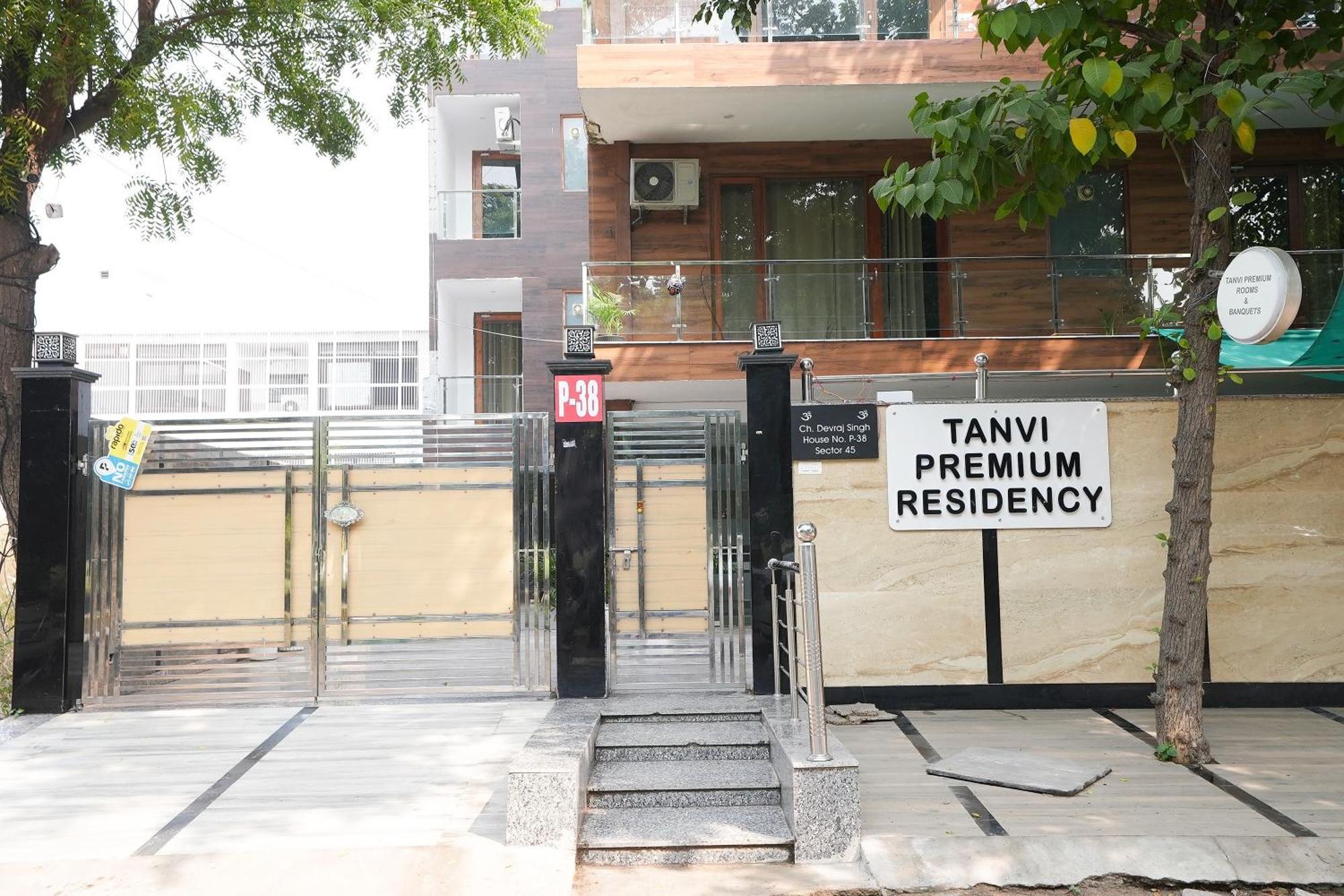 Tanvi Premium Residency Near Artemis Hospital, Gurugram Hotel Gurgaon Ngoại thất bức ảnh