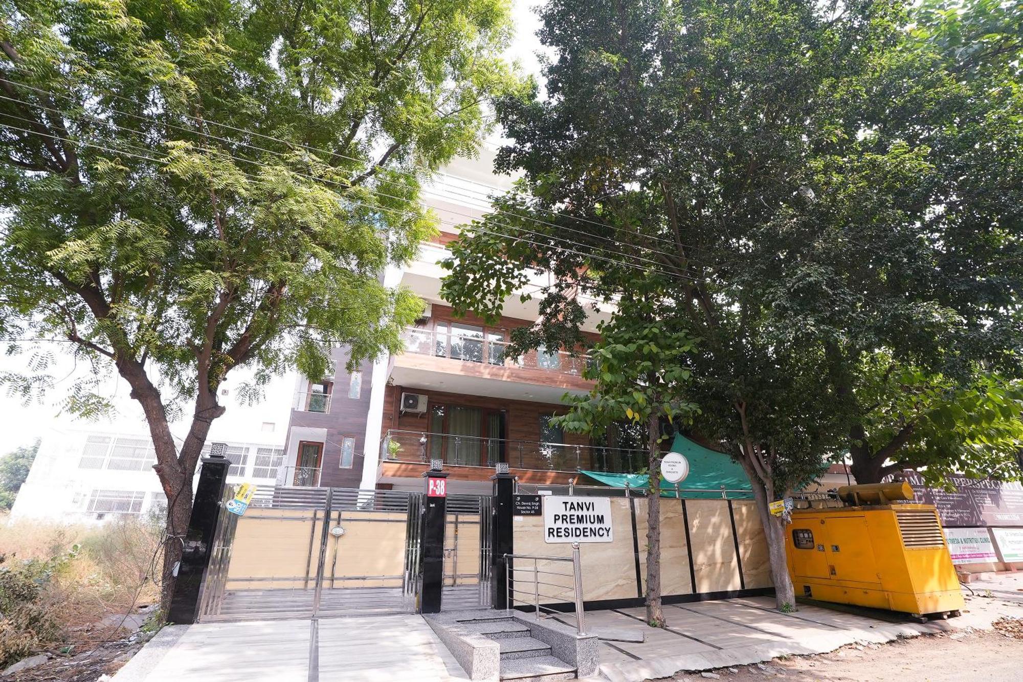 Tanvi Premium Residency Near Artemis Hospital, Gurugram Hotel Gurgaon Ngoại thất bức ảnh